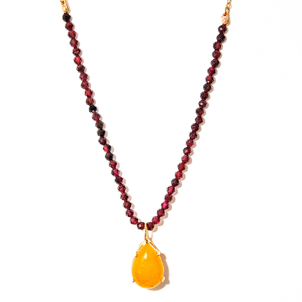 Colar Banhado a Ouro 18k com Pedras Granada e Gota de Calcedônia Amarela – Rana | Proteção e Energia