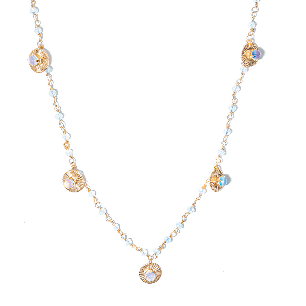 Colar Viradinhas de Cristais com Pingente de Opalina Cravada Banhado a Ouro 18k – Almach | Delicadeza e Encanto