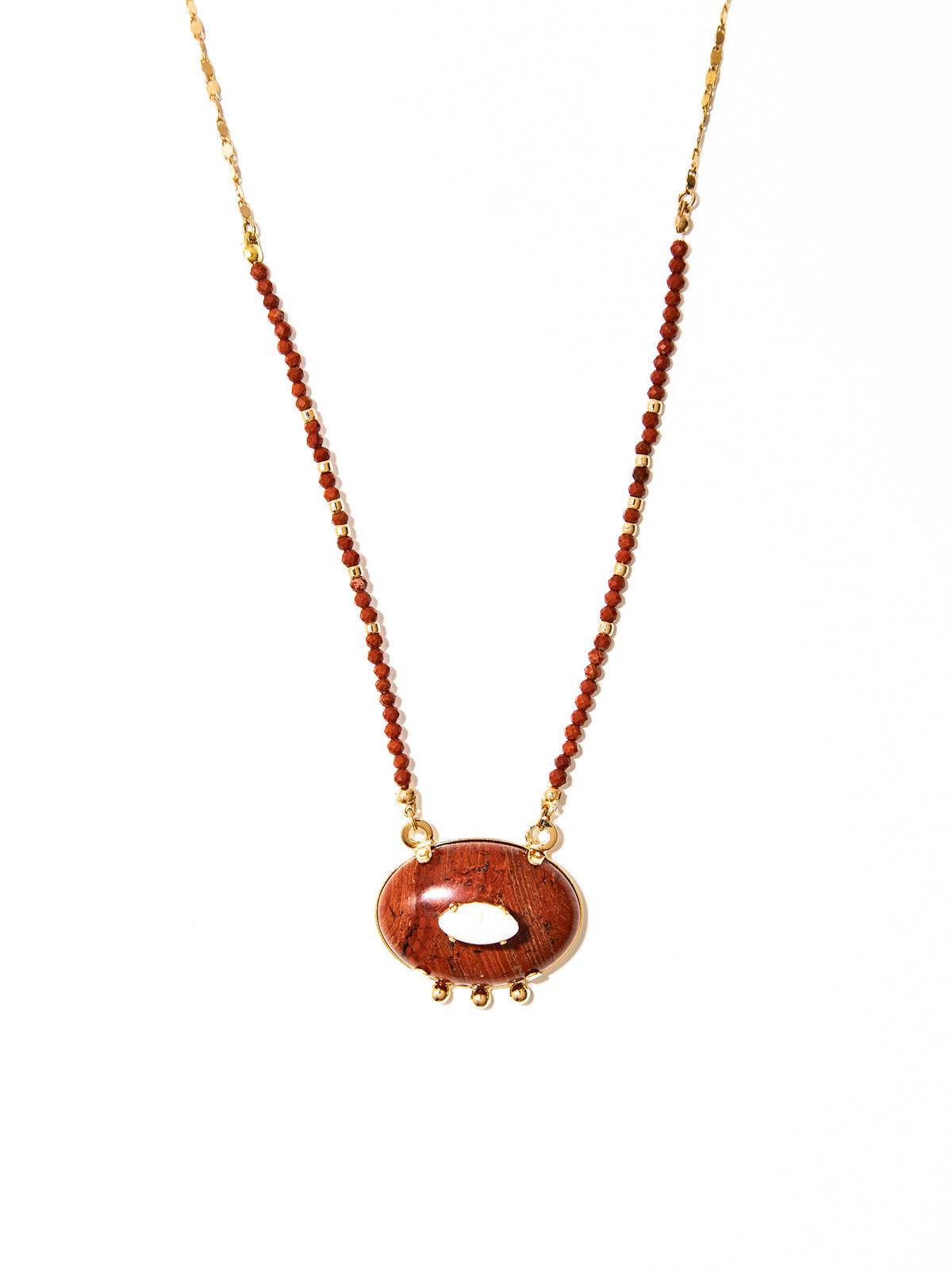 Colar Jaspe e Howlita com Banho de Ouro 18k – Andromeda | Equilíbrio e proteção